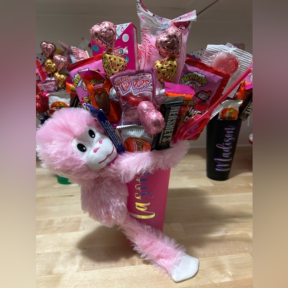 Valentine’s day candy bouquet gift set - Picture 3 of 6
